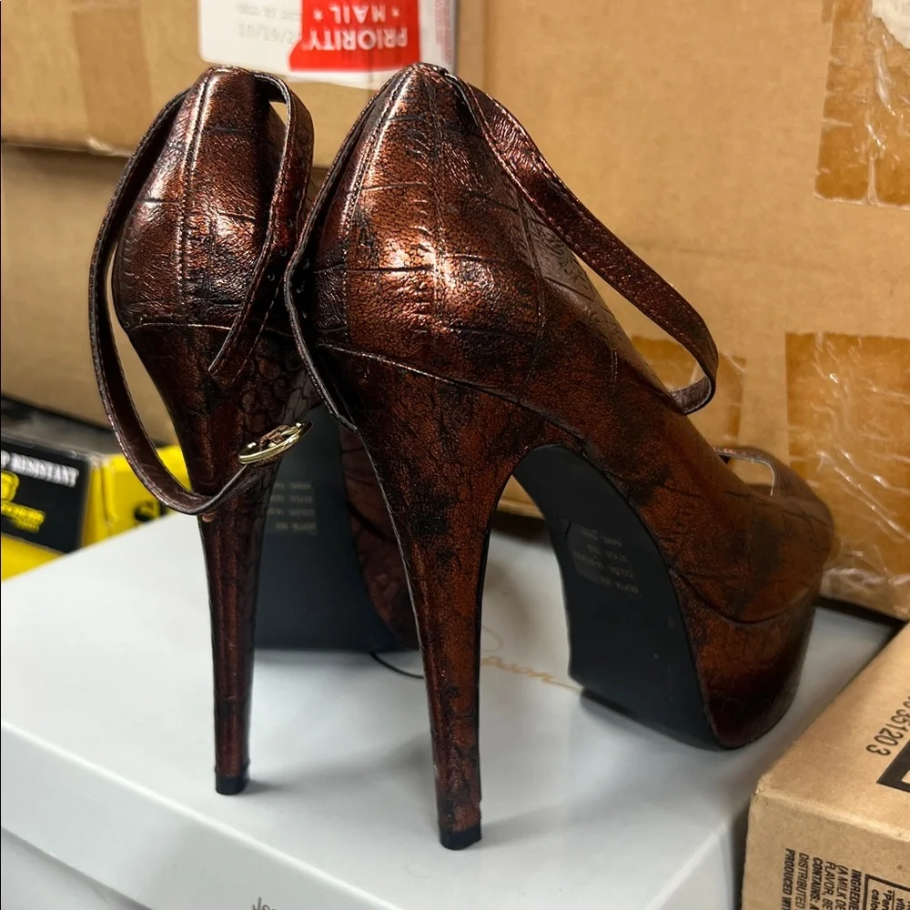 Women’s Metallic Copper Peep-Toe Platform Pump - Picture 7 of 7